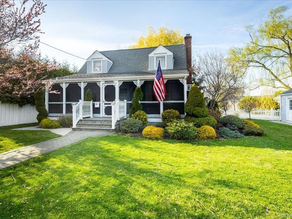 3937 John Lane, Seaford NY 11783