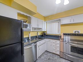 6 Oatley Place, Commack NY 11725