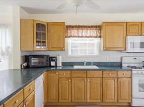 10 Heckscher Spur Road, East Islip NY 11730