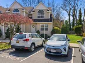 10 Heckscher Spur Road, East Islip NY 11730
