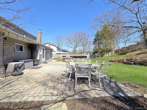17 Ethan Lane, Ronkonkoma NY 11779