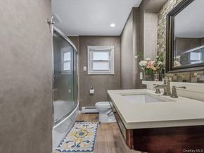 73 E Beach Promenade, Lindenhurst NY 11757