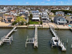 73 E Beach Promenade, Lindenhurst NY 11757