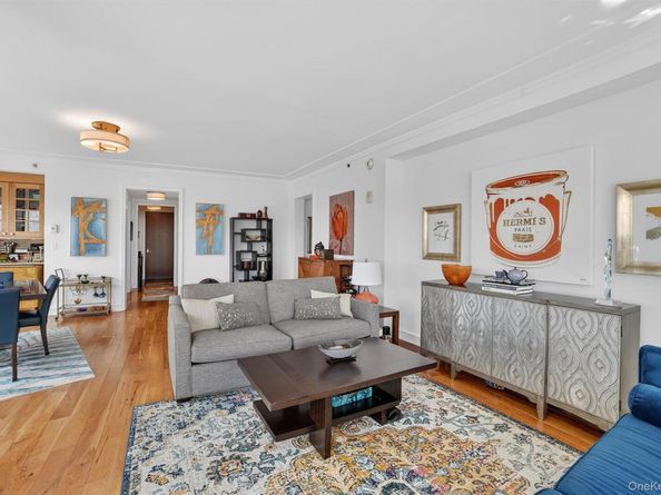 5 Renaissance Square 26E, White Plains NY 10601