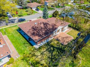 31 Edgemere Drive, Searingtown NY 11507
