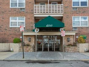 600 Shore Road 3S, Long Beach NY 11561