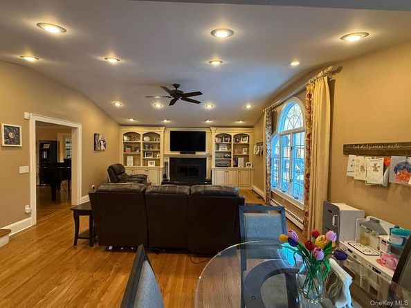 118 4th Street, Garden City NY 11530