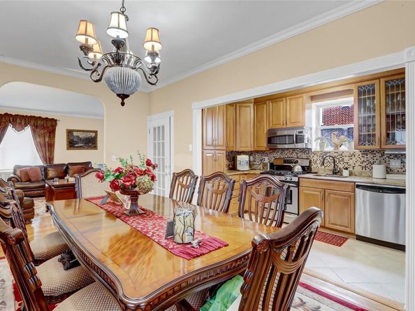2445 Yates Avenue, Bronx NY 10469