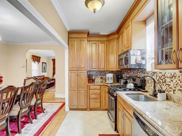 2445 Yates Avenue, Bronx NY 10469