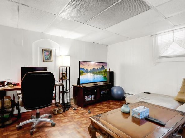 2445 Yates Avenue, Bronx NY 10469