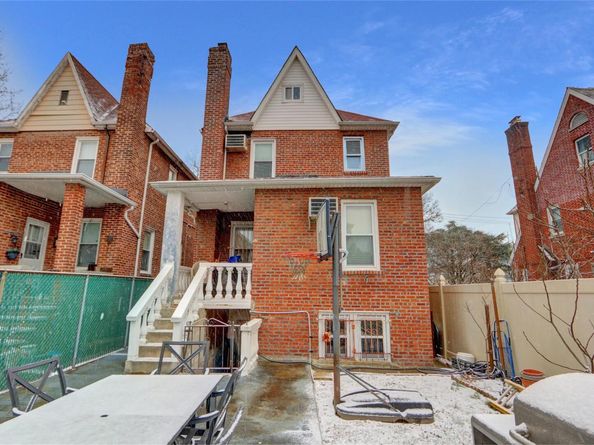 2445 Yates Avenue, Bronx NY 10469
