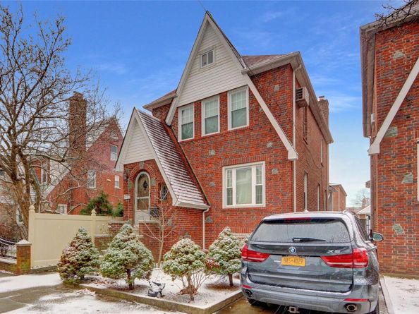 2445 Yates Avenue, Bronx NY 10469