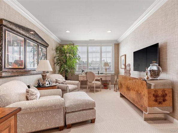 1 Christie Place 205W, Scarsdale NY 10583