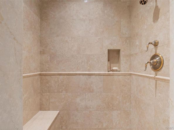 1 Christie Place 205W, Scarsdale NY 10583