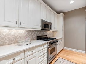 1 Christie Place 205W, Scarsdale NY 10583