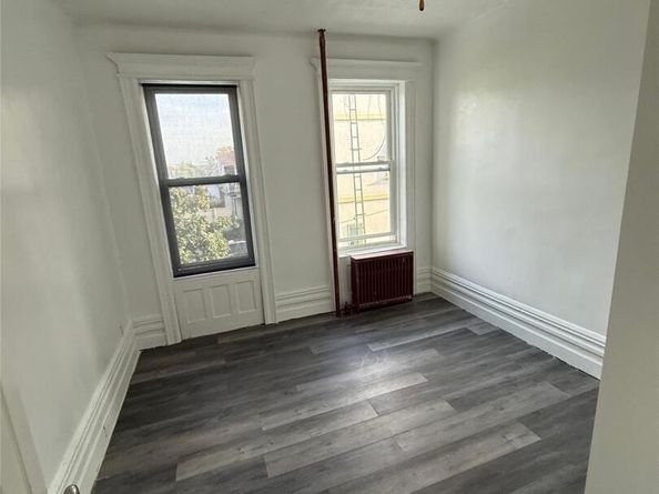 95-08 Jamaica Avenue, Woodhaven NY 11421