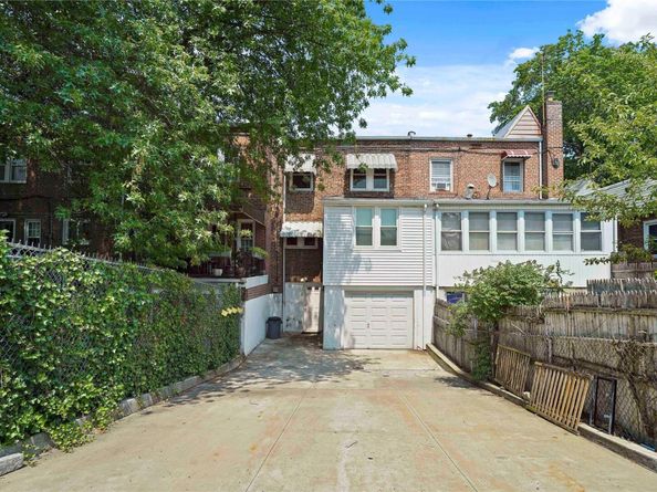 64-18 84 Place, Middle Village NY 11379