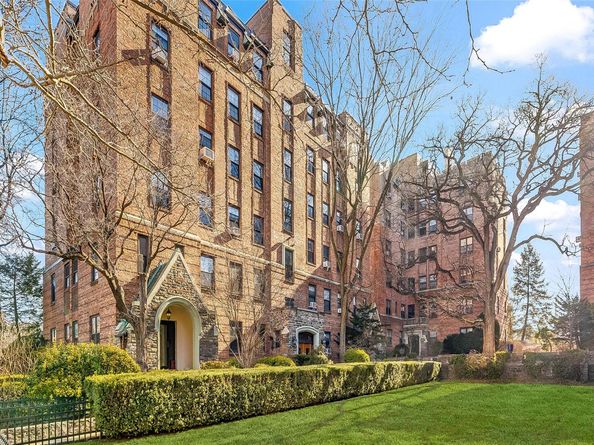 840 Bronx River Road 4B, Bronxville NY 10708