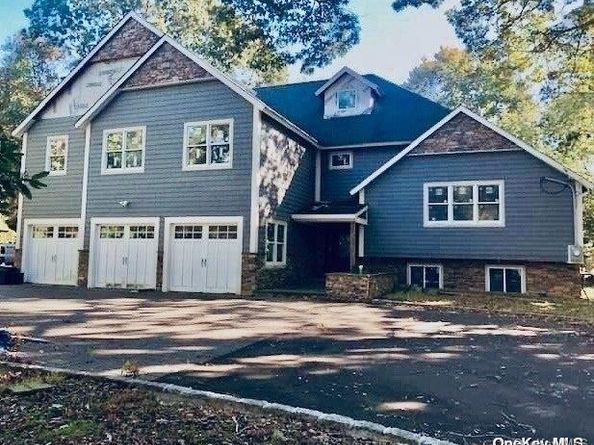 31 Valentine Road, Shoreham NY 11786