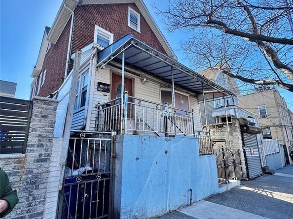 101-16 32nd Ave, East Elmhurst NY 11369
