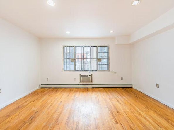 2746B Creston Avenue, Bronx NY 10468