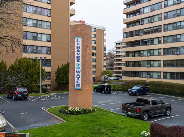 162-40 9th Avenue 3B, Beechhurst NY 11357