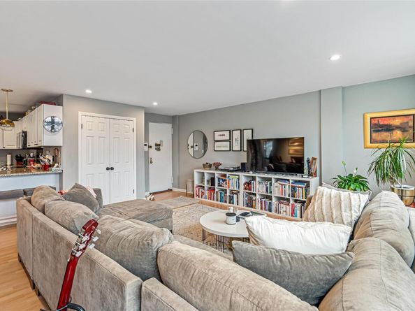 162-40 9th Avenue 3B, Beechhurst NY 11357