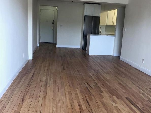 1296 Midland Avenue E4, Yonkers NY 10704