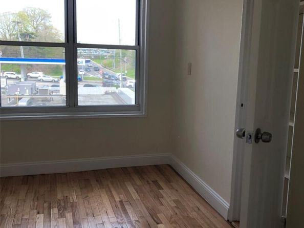 1296 Midland Avenue E4, Yonkers NY 10704