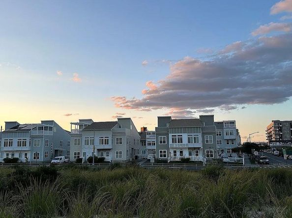 162 Commodore Circle E, Arverne NY 11692