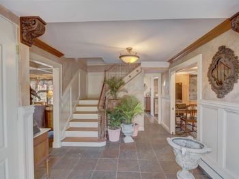 85 Dix Hills Road