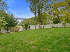 915 School Drive, Baldwin NY 11510