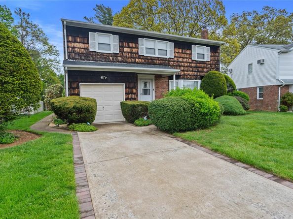 915 School Drive, Baldwin NY 11510