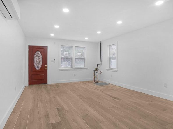 3964 Duryea Ave, Bronx NY 10466