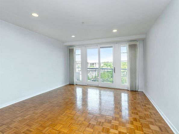 100 Harbor View Drive 515, Port Washington NY 11050