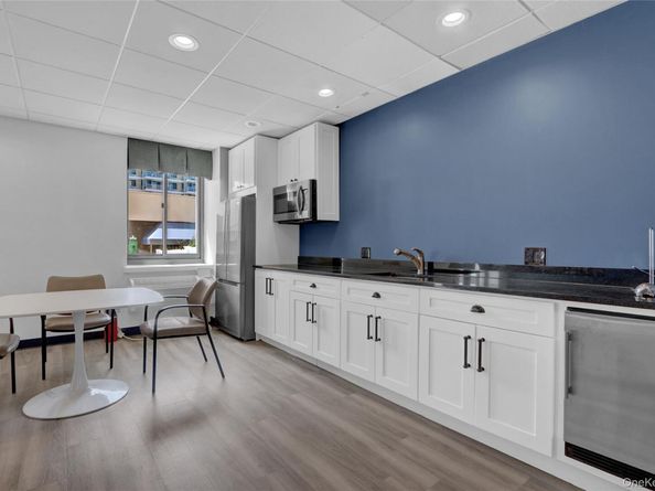 100 W Broadway 6Q, Long Beach NY 11561