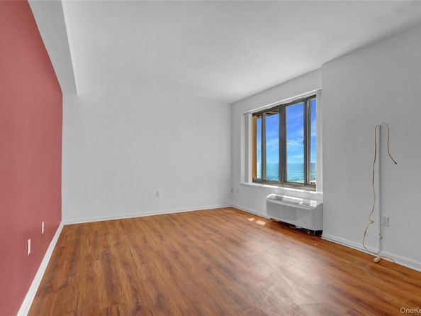 100 W Broadway 6Q, Long Beach NY 11561