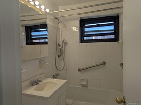 94-31 59 Ave 4B, Elmhurst NY 11373