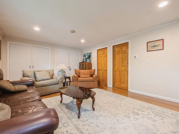 780 Regent Drive, Westbury NY 11590