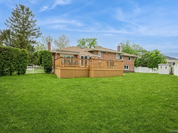 780 Regent Drive, Westbury NY 11590