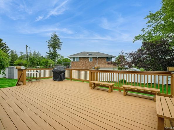 780 Regent Drive, Westbury NY 11590