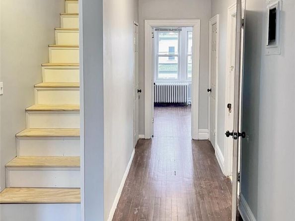 320 E 235th Street, Bronx NY 10470