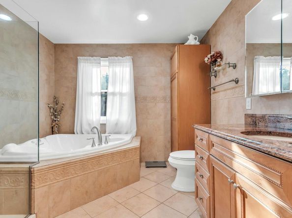 234 S Pershing Avenue, Bethpage NY 11714
