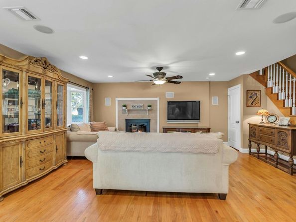 234 S Pershing Avenue, Bethpage NY 11714