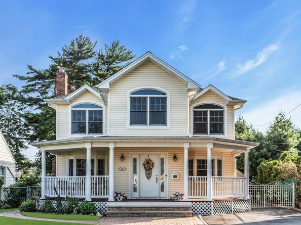 234 S Pershing Avenue, Bethpage NY 11714