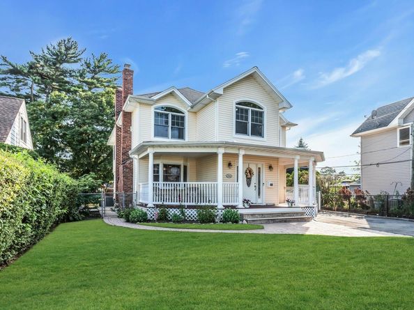 234 S Pershing Avenue, Bethpage NY 11714