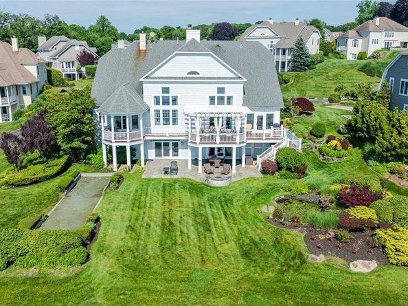 38 Pembroke Drive, Glen Cove NY 11542