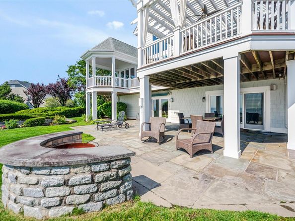 38 Pembroke Drive, Glen Cove NY 11542