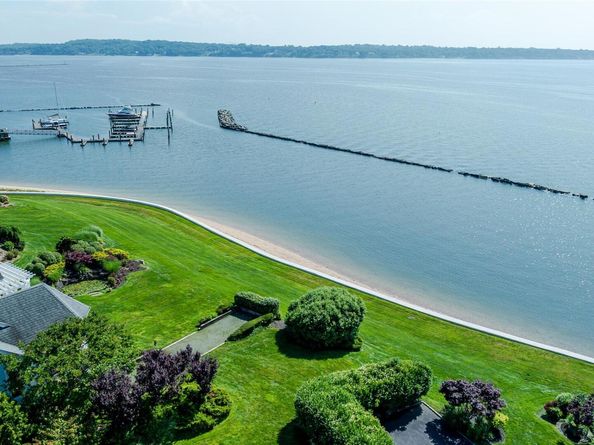 38 Pembroke Drive, Glen Cove NY 11542