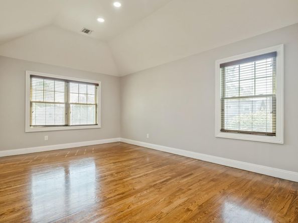 413 Robyn Place, East Meadow NY 11554